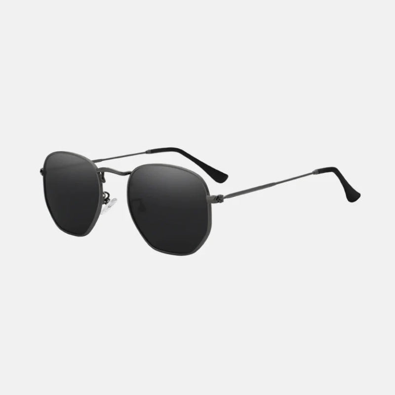Sunglasses Laura Black – Stylish black sunglasses featuring thin metal temples, dark square-shaped lenses with a subtle rounded edge, UV protection, adjustable silicone nose pads, and sleek black temple tips for comfort. Discover more at www.zenluk.com